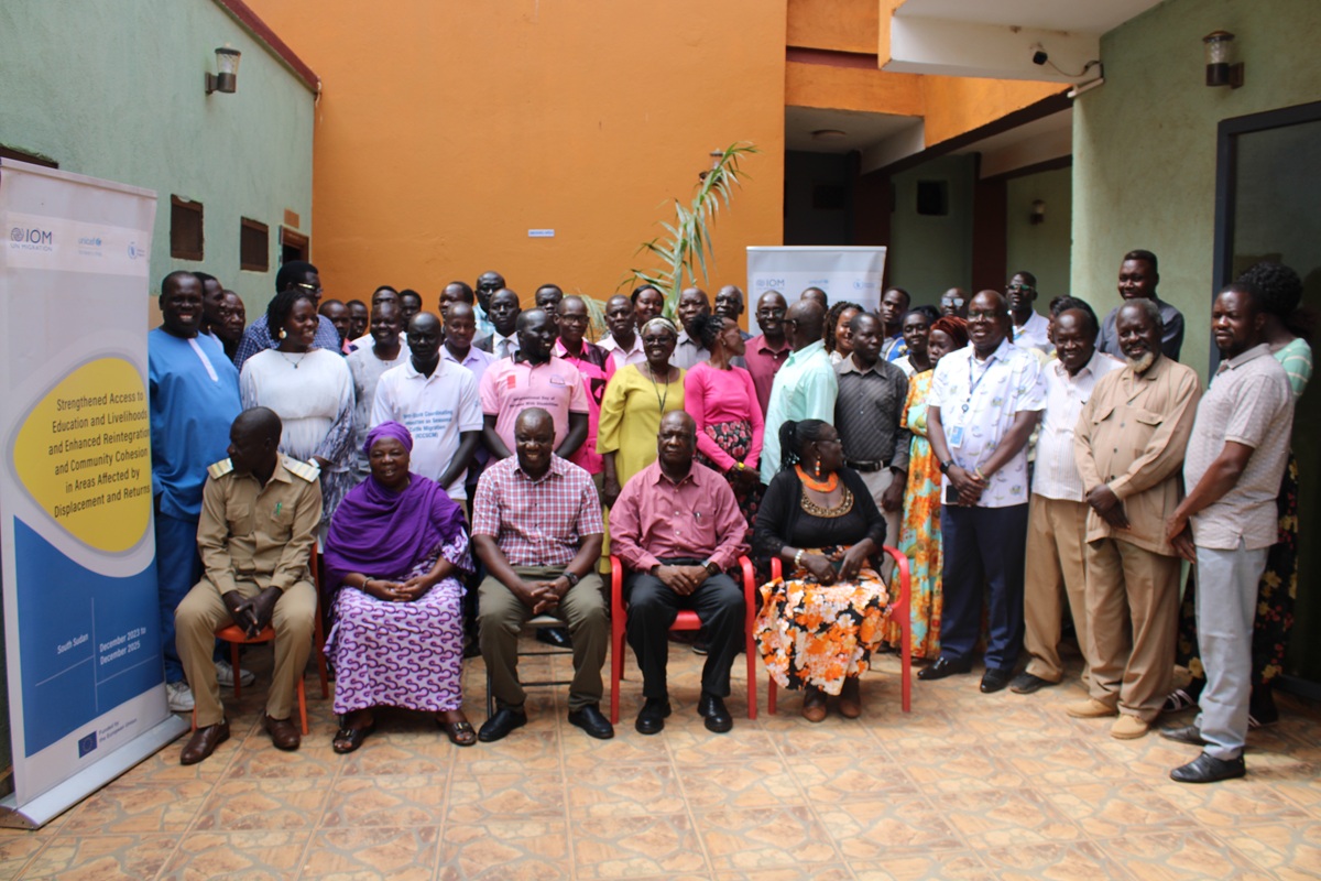 Participants of the STT training in Wau pose for a group picture